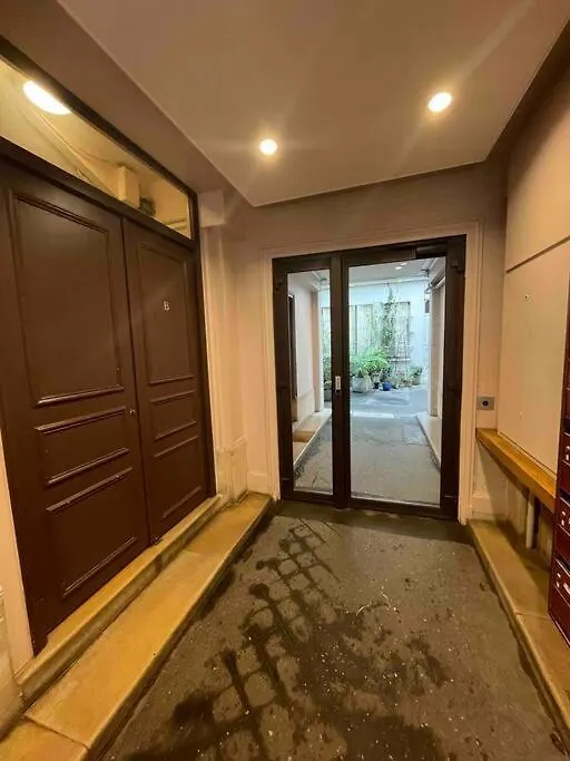 Spacious And Convenient 2 Bedroom Flat In Paris Centre