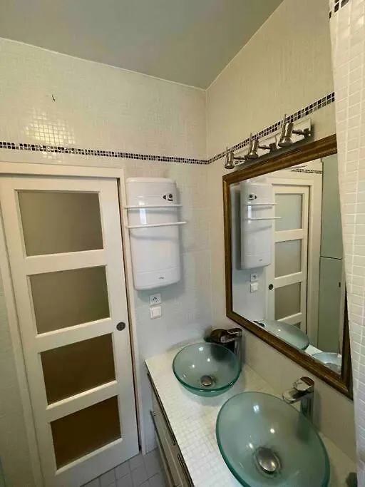 Spacious And Convenient 2 Bedroom Flat In Paris Centre Διαμέρισμα