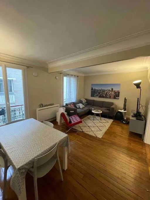 Spacious And Convenient 2 Bedroom Flat In Paris Centre 0*,  Γαλλία