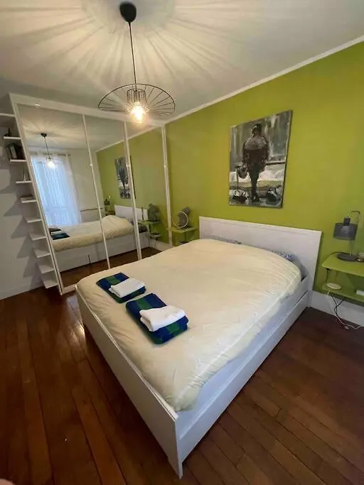 Spacious And Convenient 2 Bedroom Flat In Paris Centre 0*,