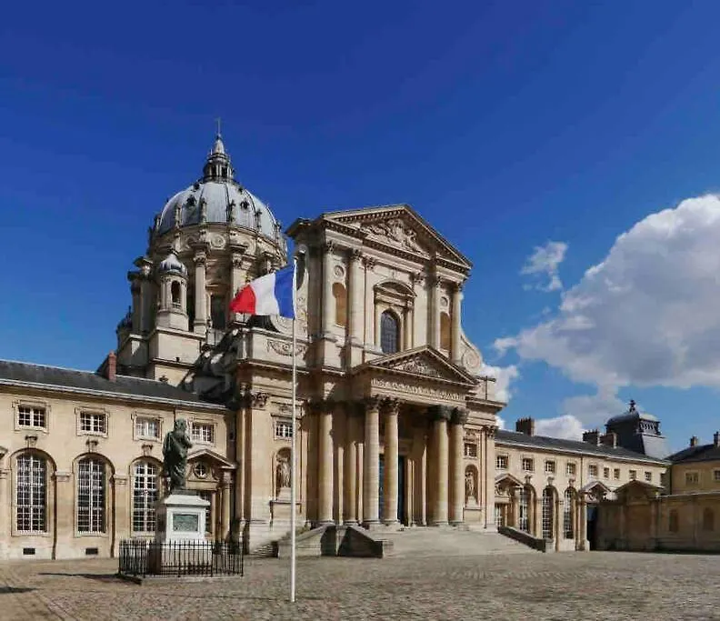 Spacious And Convenient 2 Bedroom Flat In Paris Centre 0*,  França